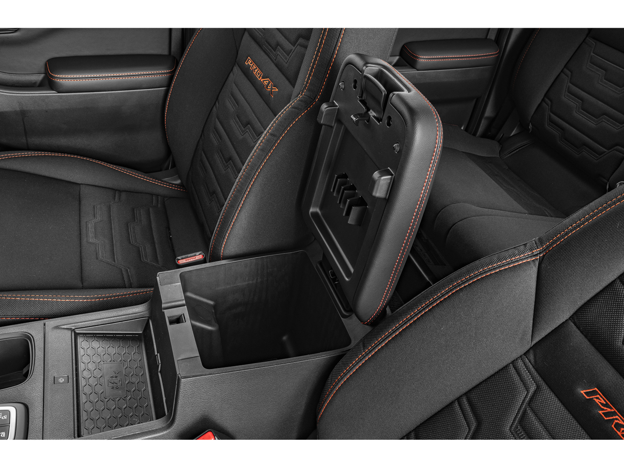 2026 Nissan FRONTIER PRO-4X w/R Package