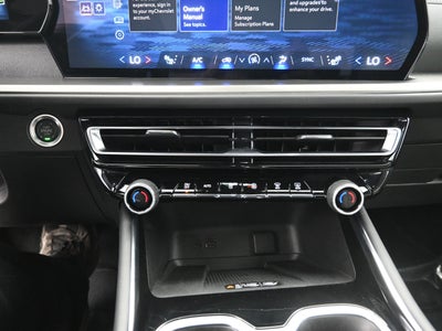 2025 Chevrolet Traverse FWD LT