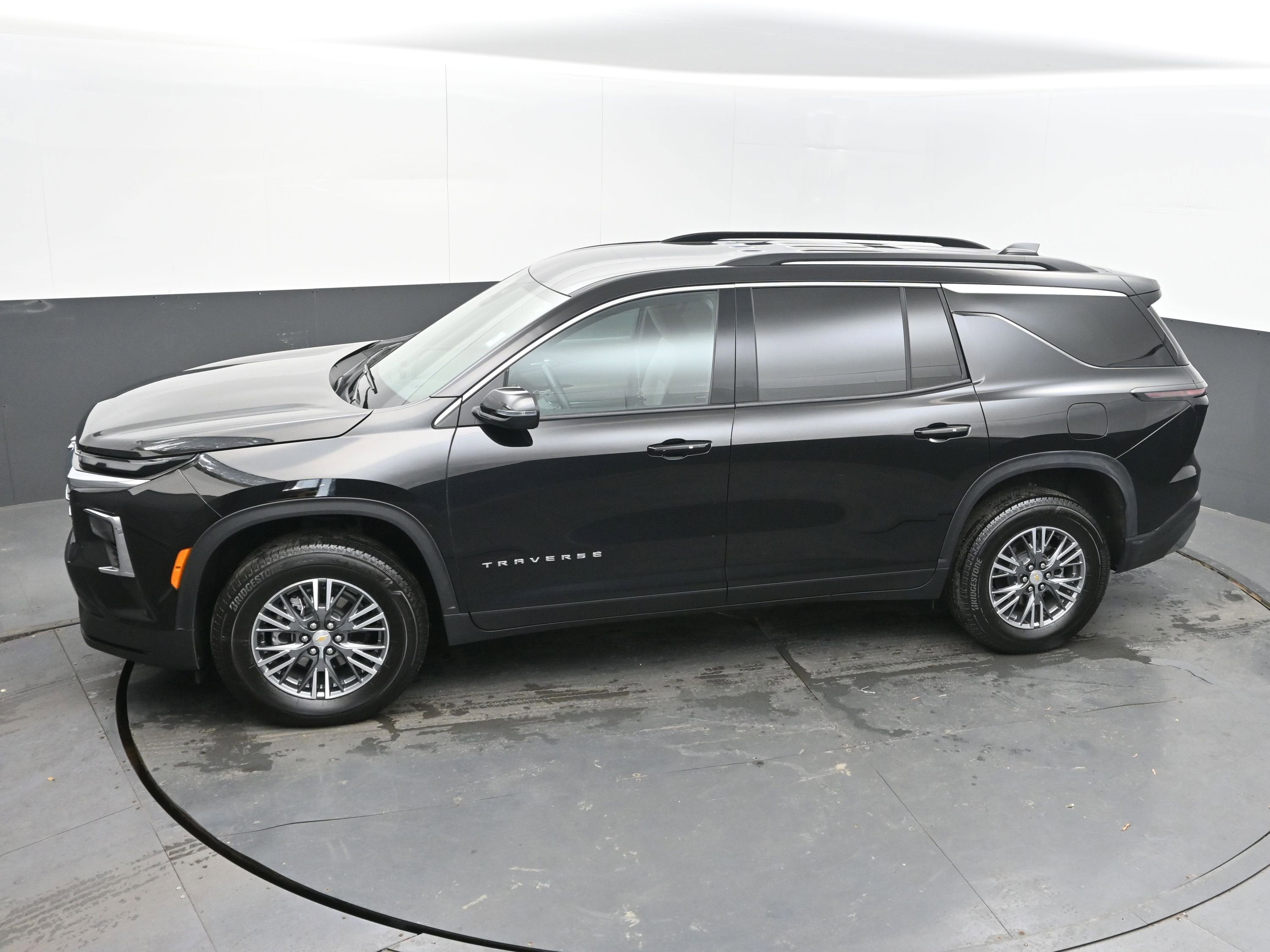 2025 Chevrolet Traverse FWD LT