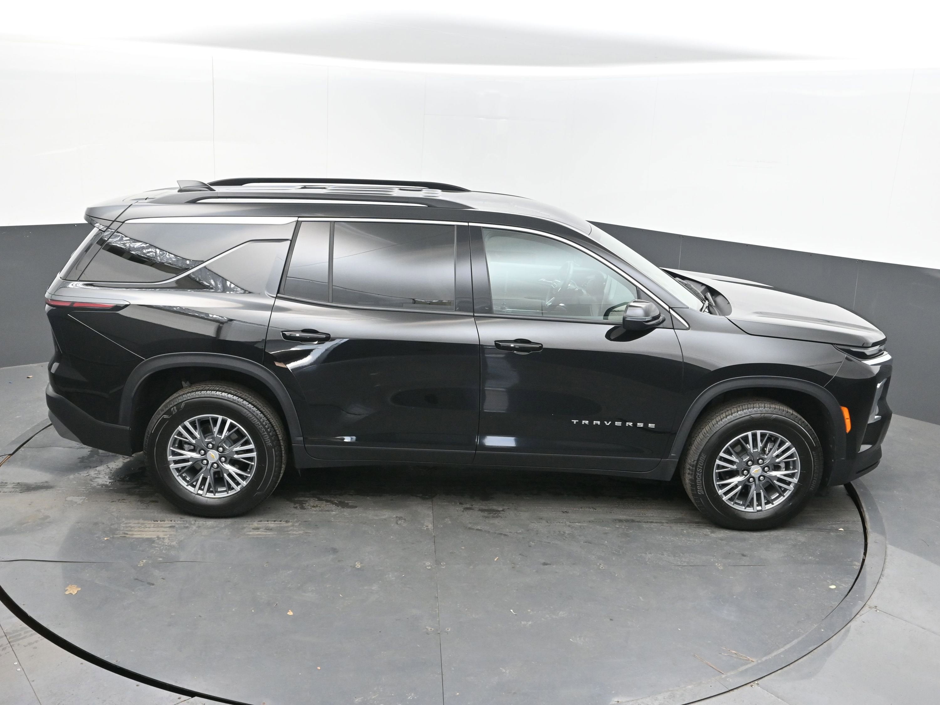 2025 Chevrolet Traverse FWD LT