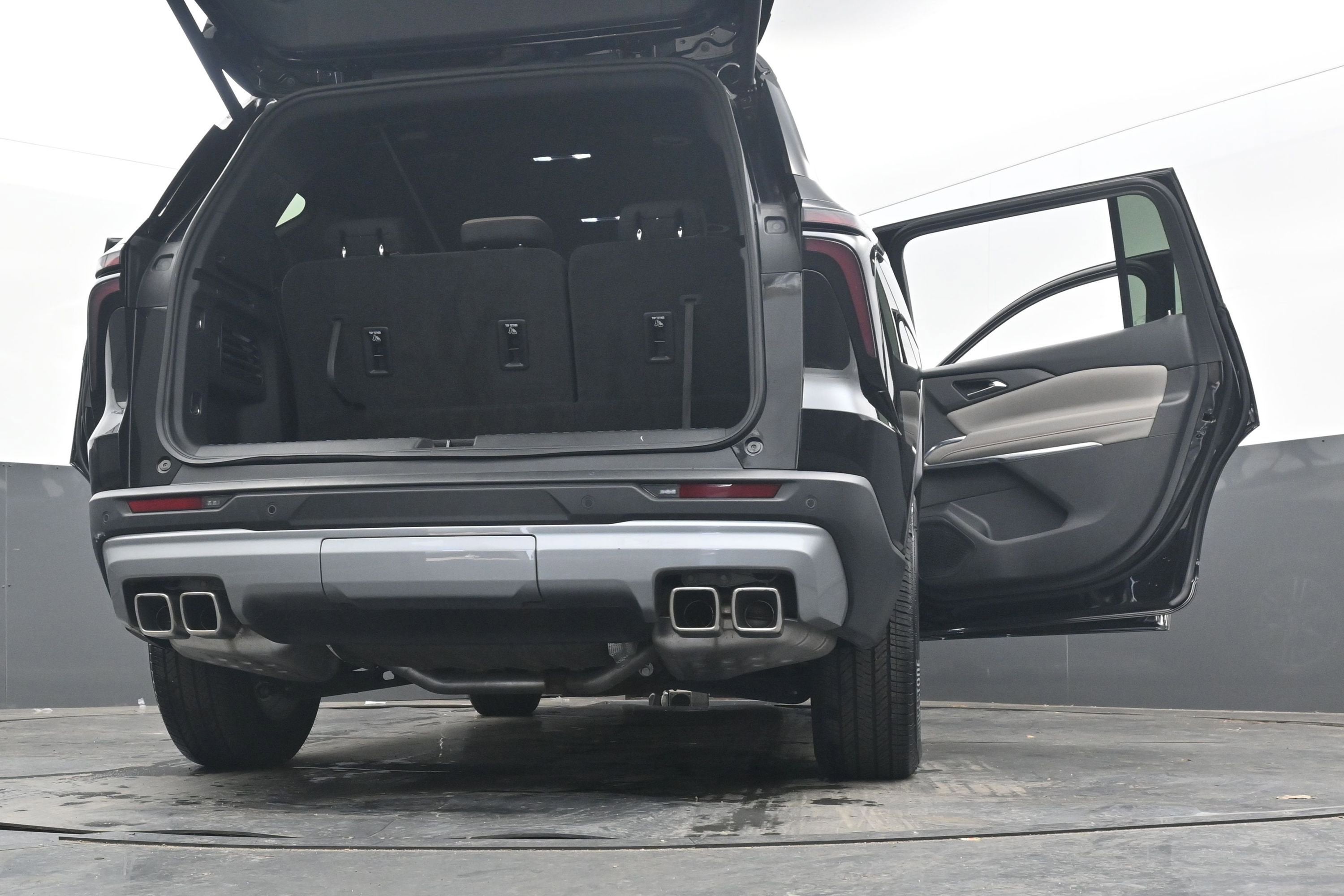 2025 Chevrolet Traverse FWD LT