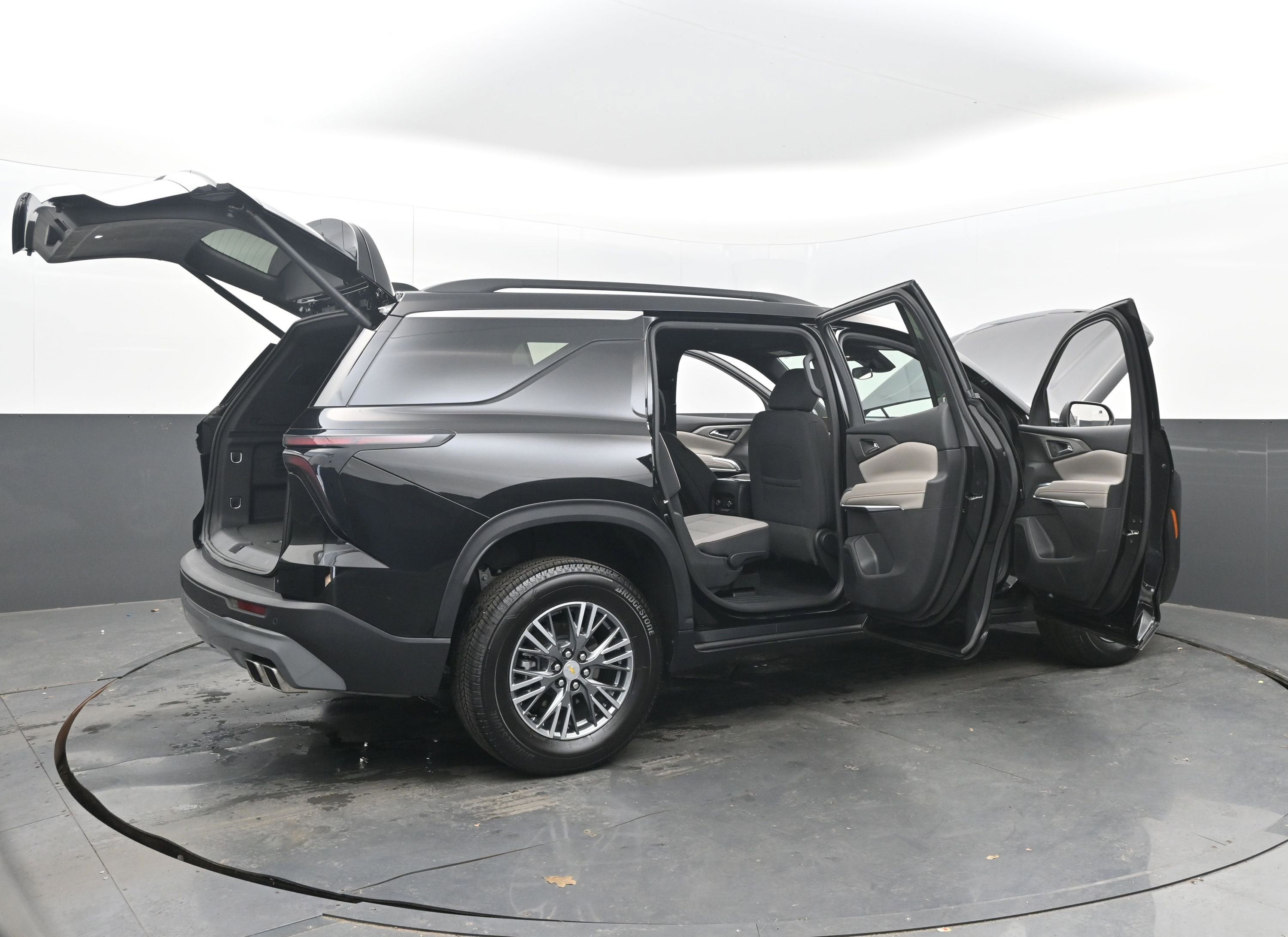 2025 Chevrolet Traverse FWD LT