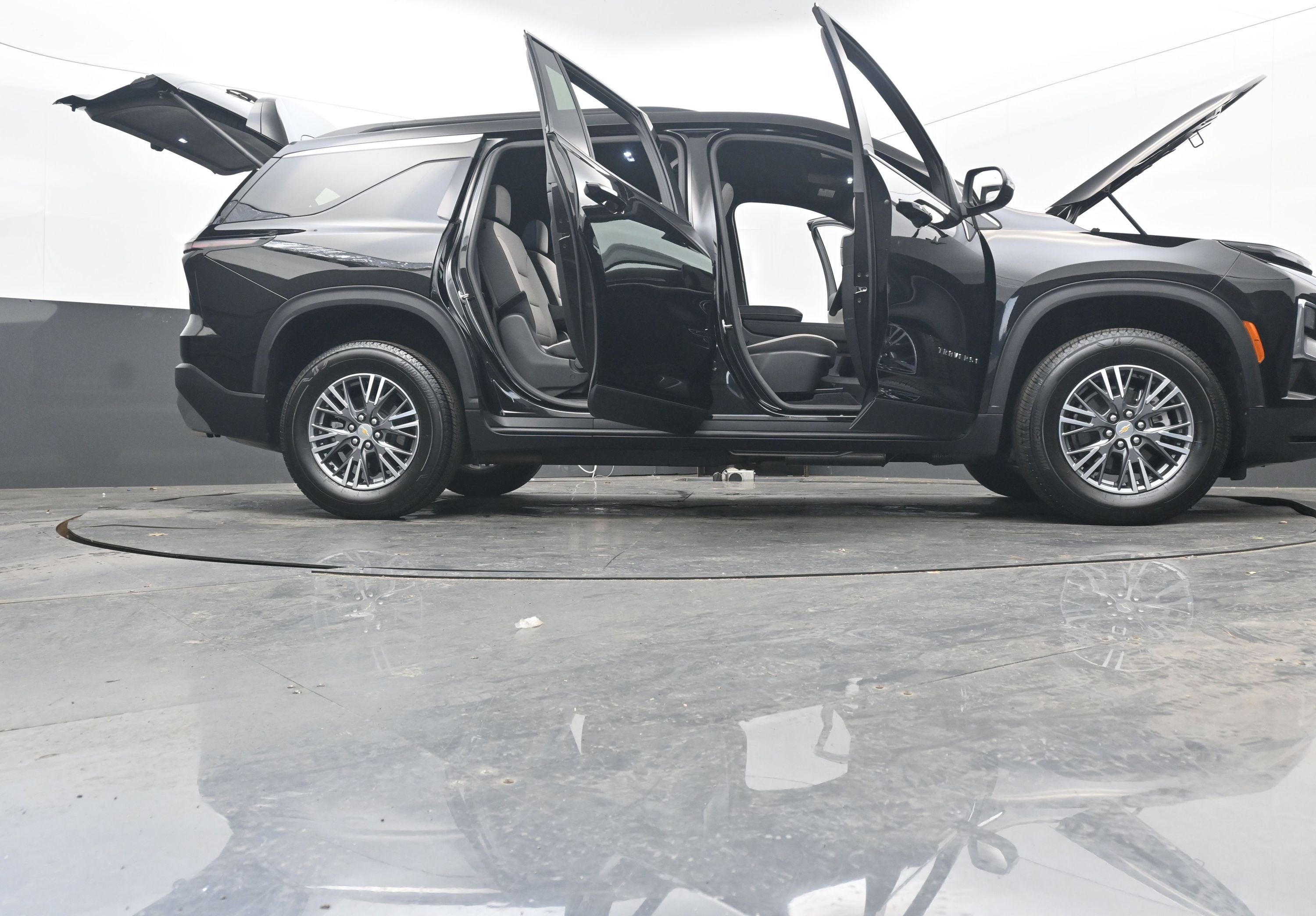 2025 Chevrolet Traverse FWD LT