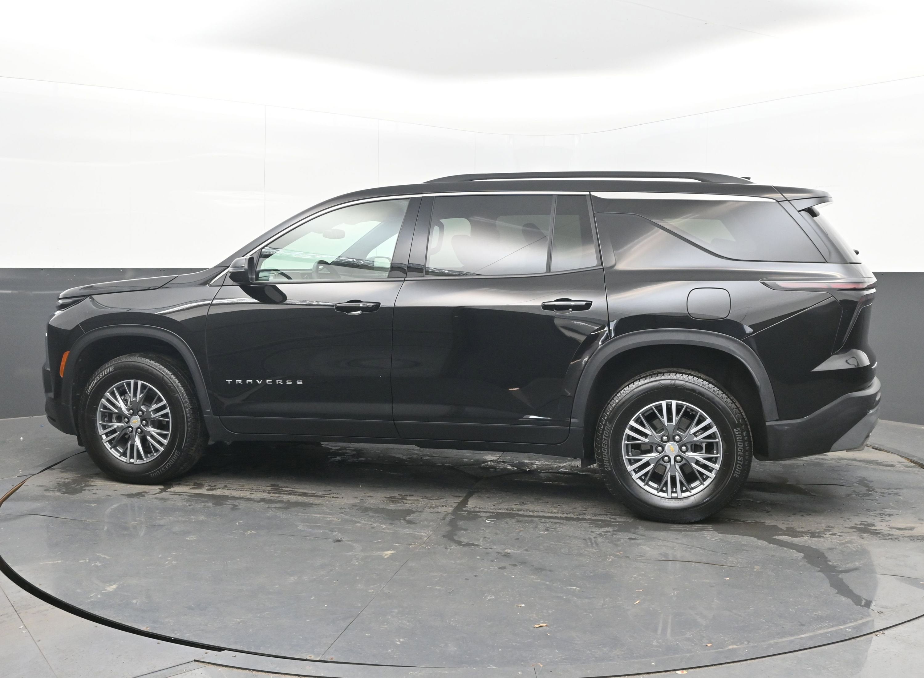 2025 Chevrolet Traverse FWD LT