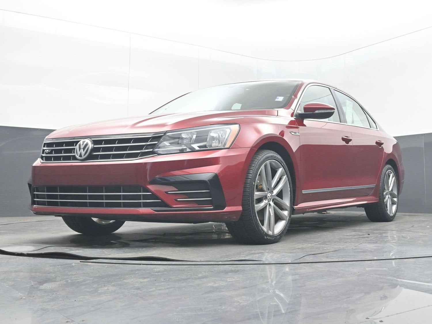 2017 Volkswagen Passat R-Line w/Comfort Pkg