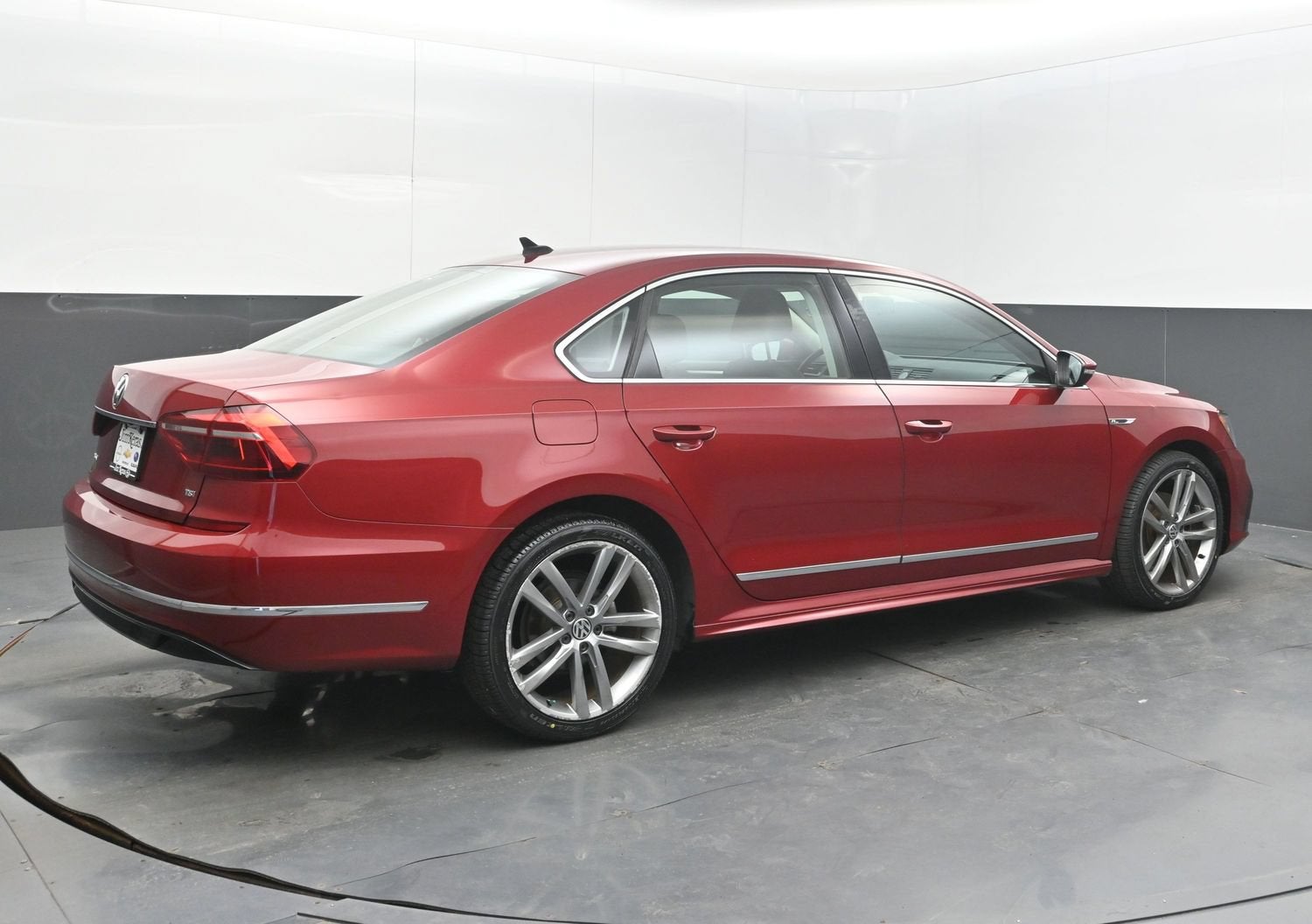 2017 Volkswagen Passat R-Line w/Comfort Pkg