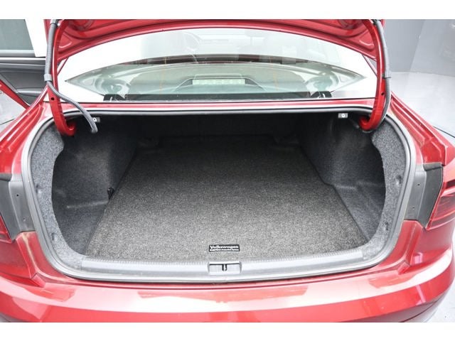 2017 Volkswagen Passat R-Line w/Comfort Pkg