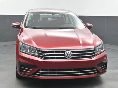 2017 Volkswagen Passat R-Line w/Comfort Pkg