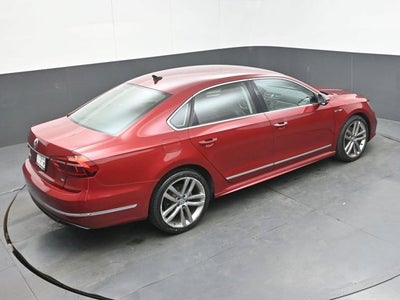 2017 Volkswagen Passat R-Line w/Comfort Pkg