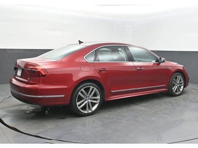 2017 Volkswagen Passat R-Line w/Comfort Pkg