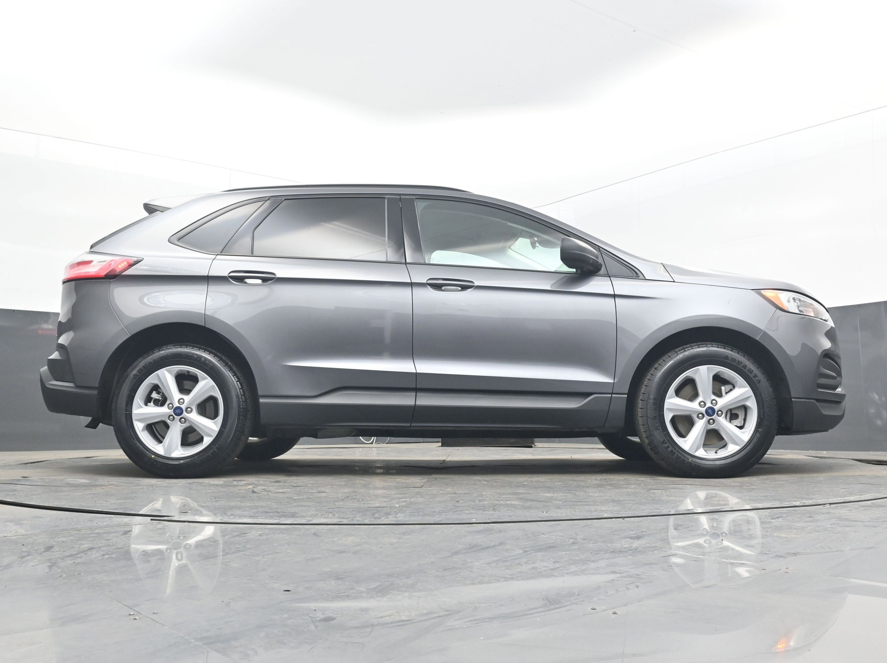 2021 Ford Edge SE