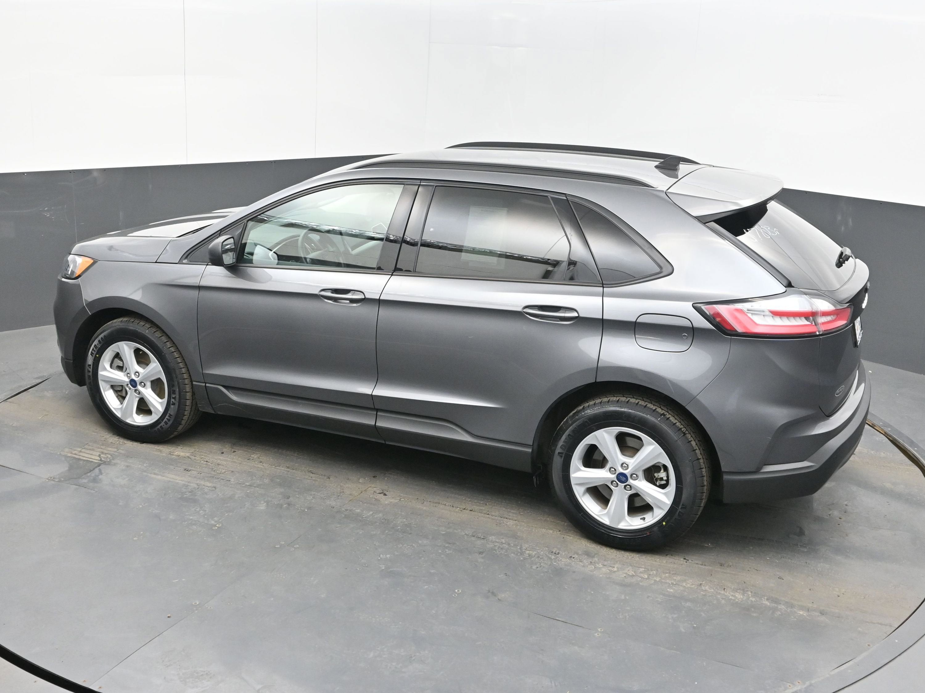 2021 Ford Edge SE