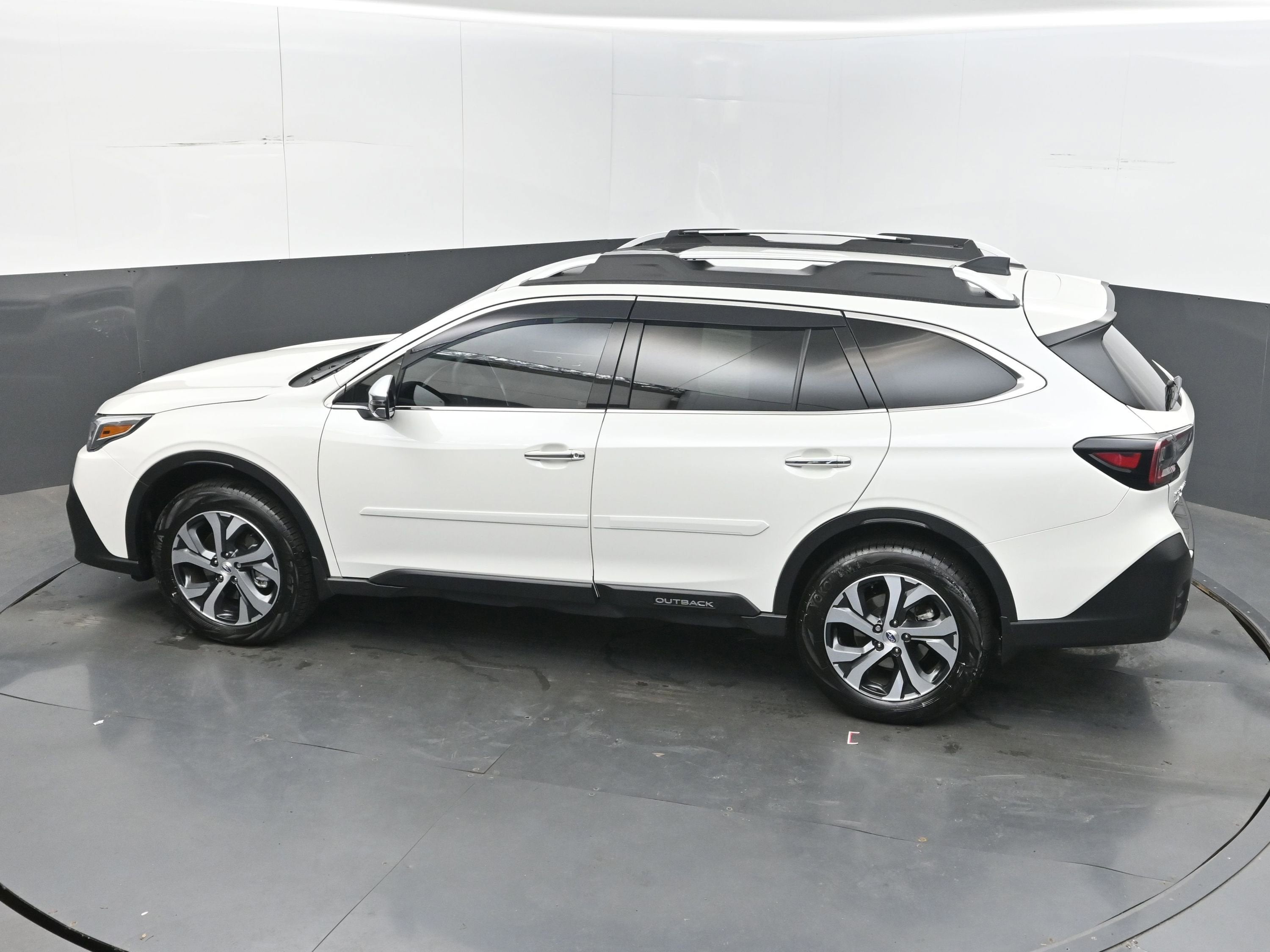 2022 Subaru Outback Touring XT