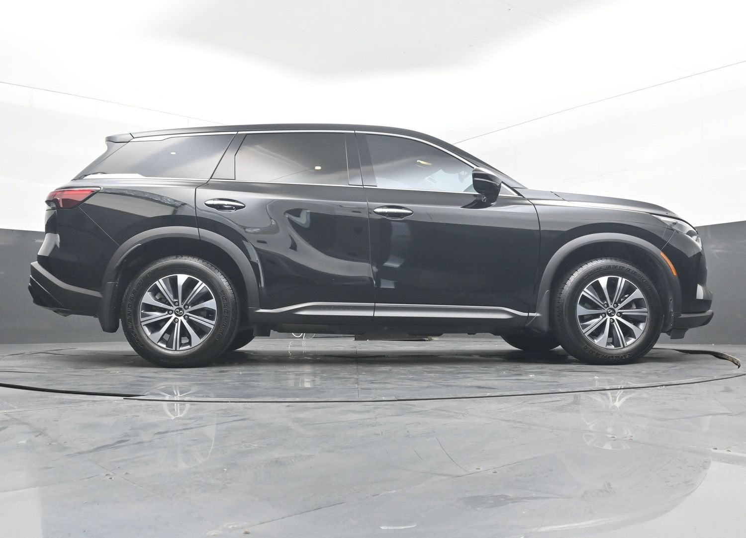 2023 INFINITI QX60 PURE