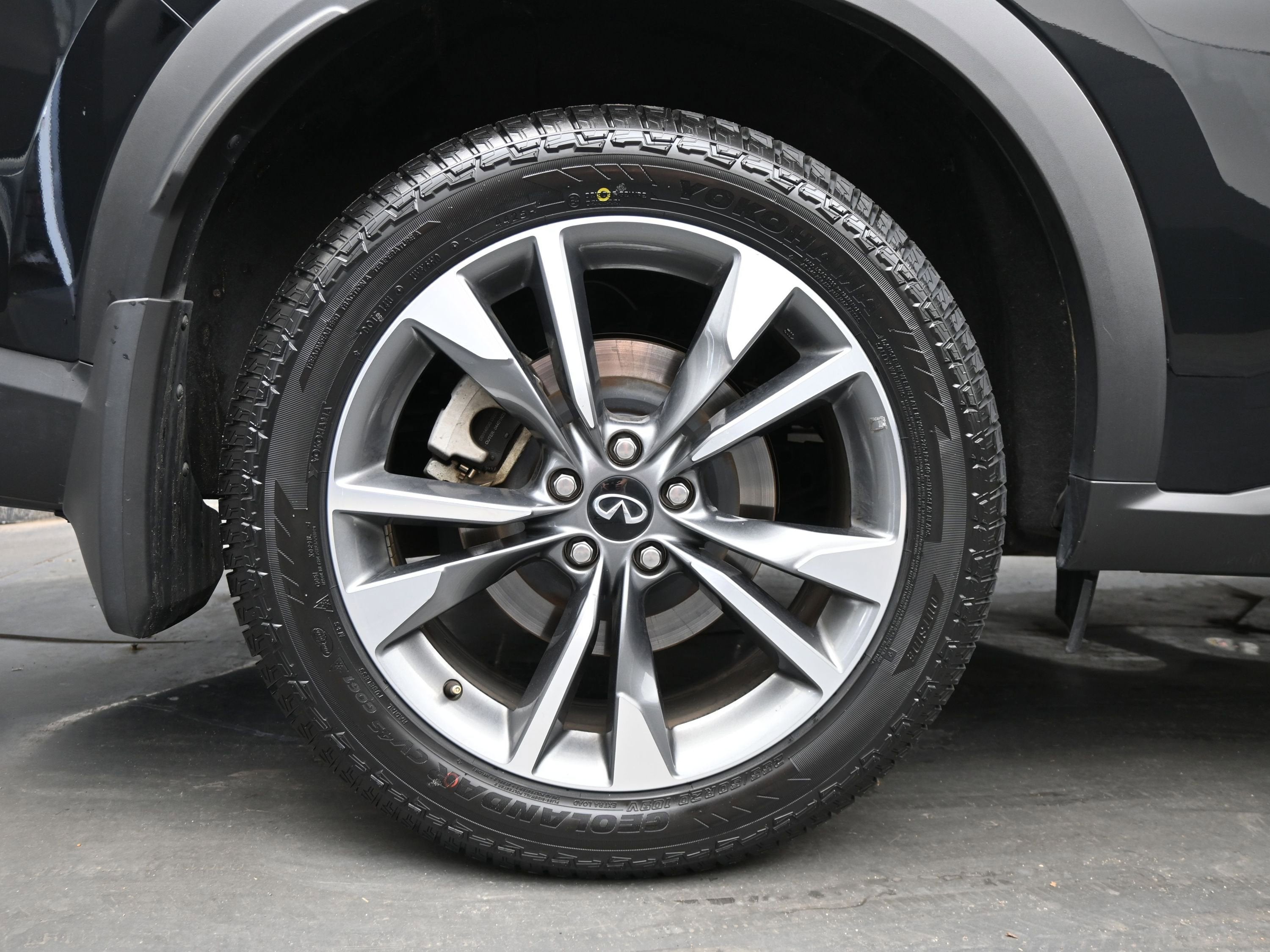 2023 INFINITI QX60 LUXE