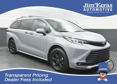 2025 Toyota Sienna Woodland Edition