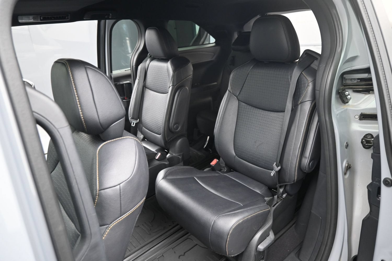 2025 Toyota Sienna Woodland Edition
