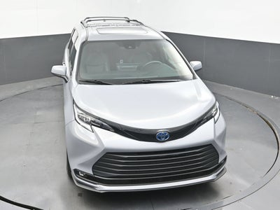 2025 Toyota Sienna Woodland Edition