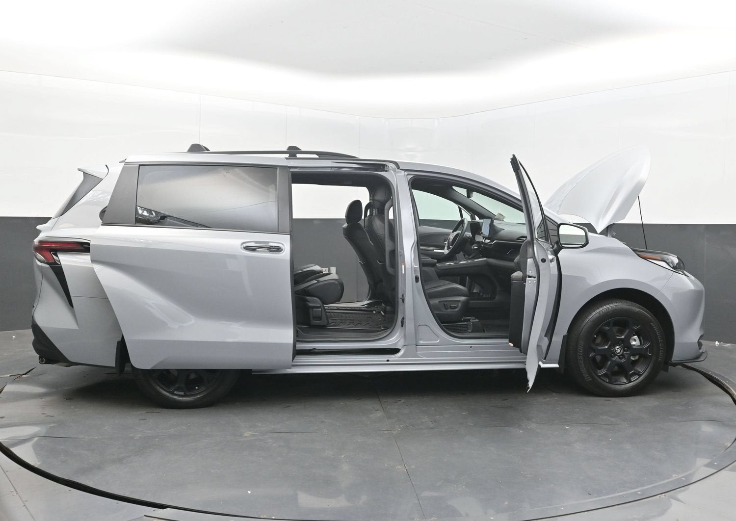 2025 Toyota Sienna Woodland Edition