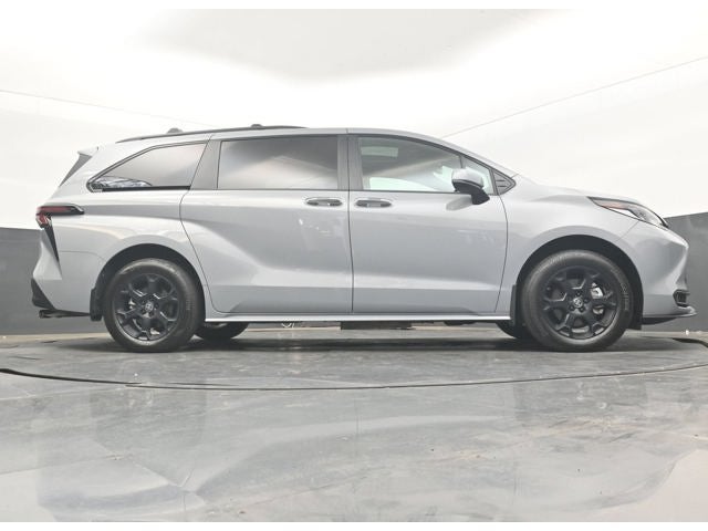 2025 Toyota Sienna Woodland Edition