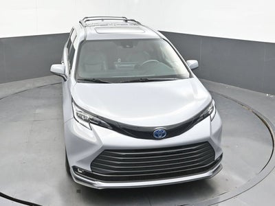 2025 Toyota Sienna Woodland Edition