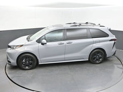 2025 Toyota Sienna Woodland Edition