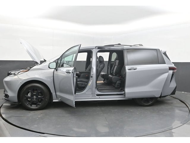 2025 Toyota Sienna Woodland Edition