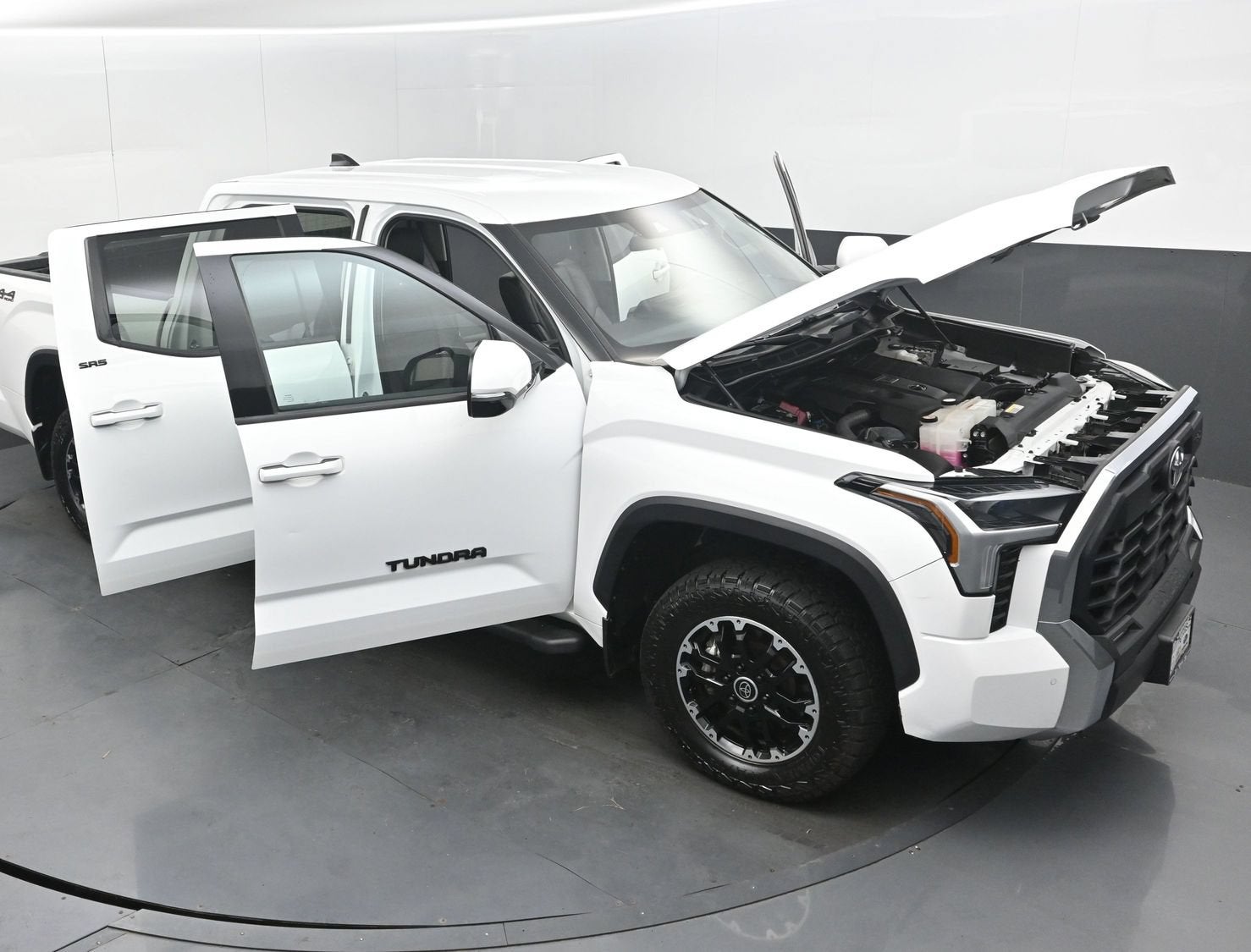 2023 Toyota Tundra 4WD SR5