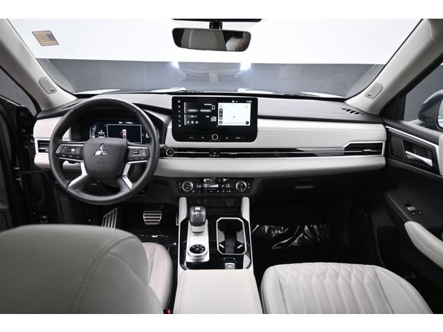 2025 Mitsubishi Outlander SEL