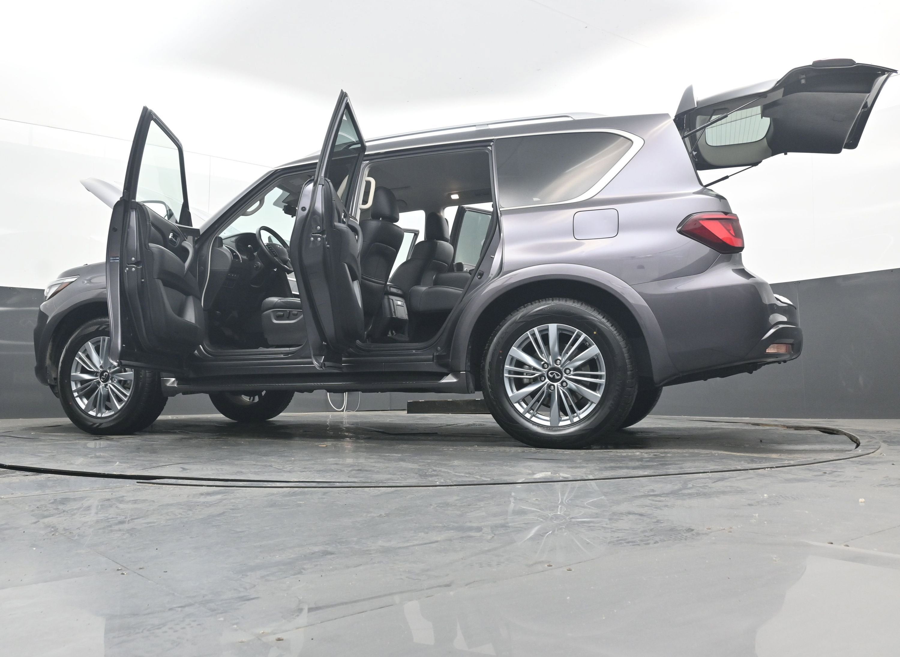 2024 INFINITI QX80 LUXE