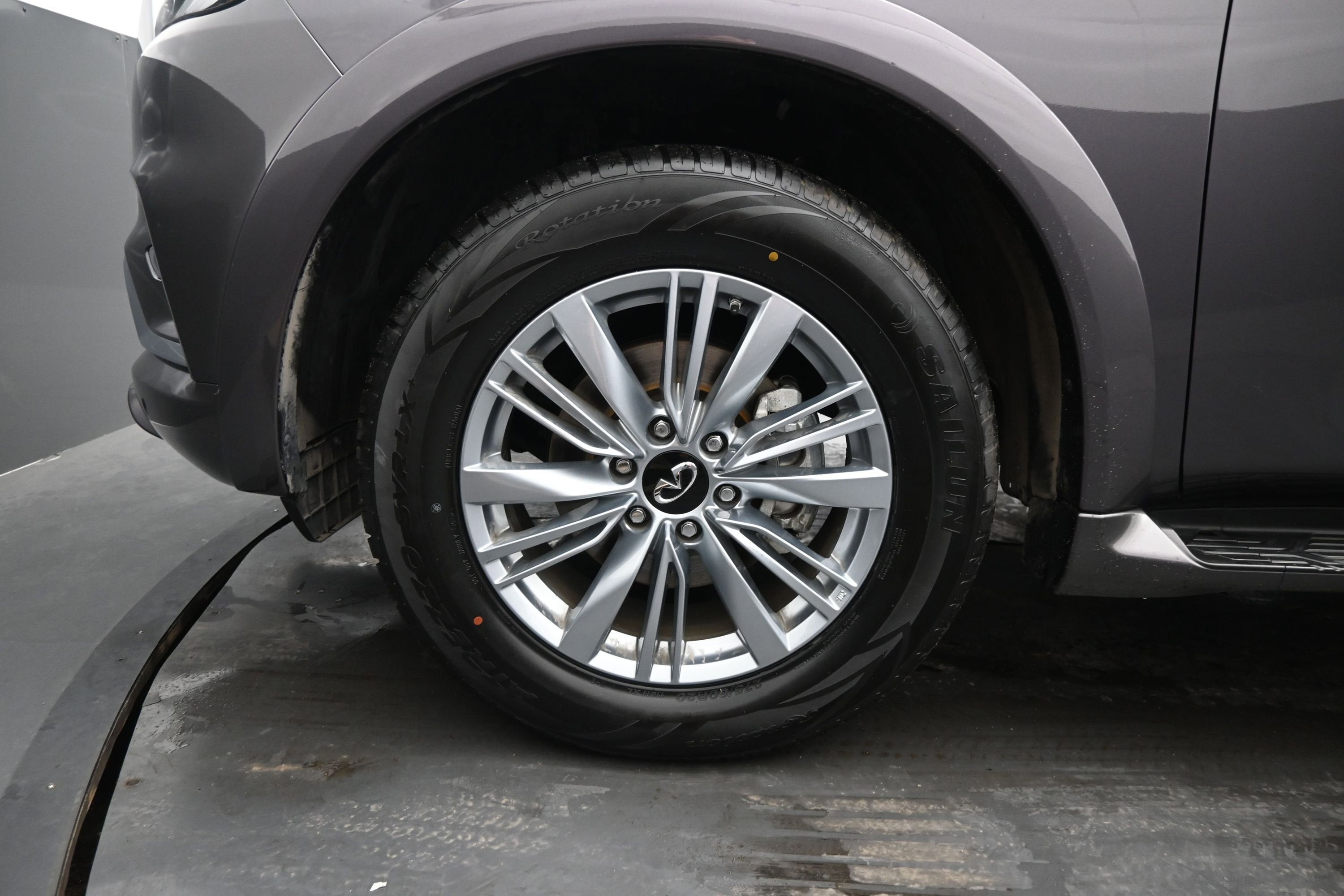 2024 INFINITI QX80 LUXE