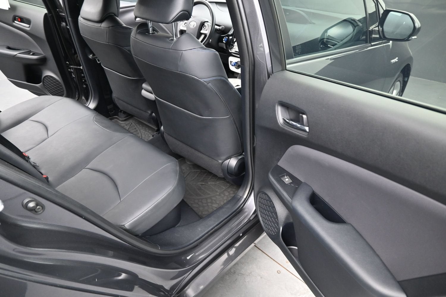 2017 Toyota Prius Four Touring