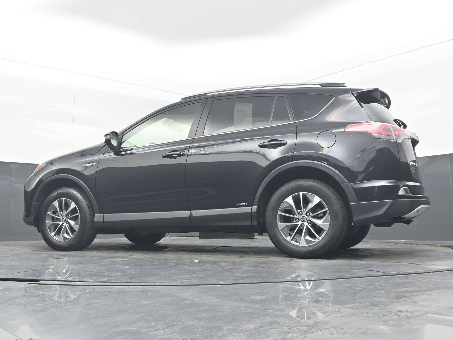 2016 Toyota RAV4 Hybrid XLE
