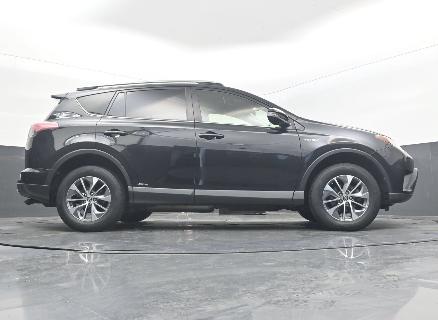 2016 Toyota RAV4 Hybrid XLE