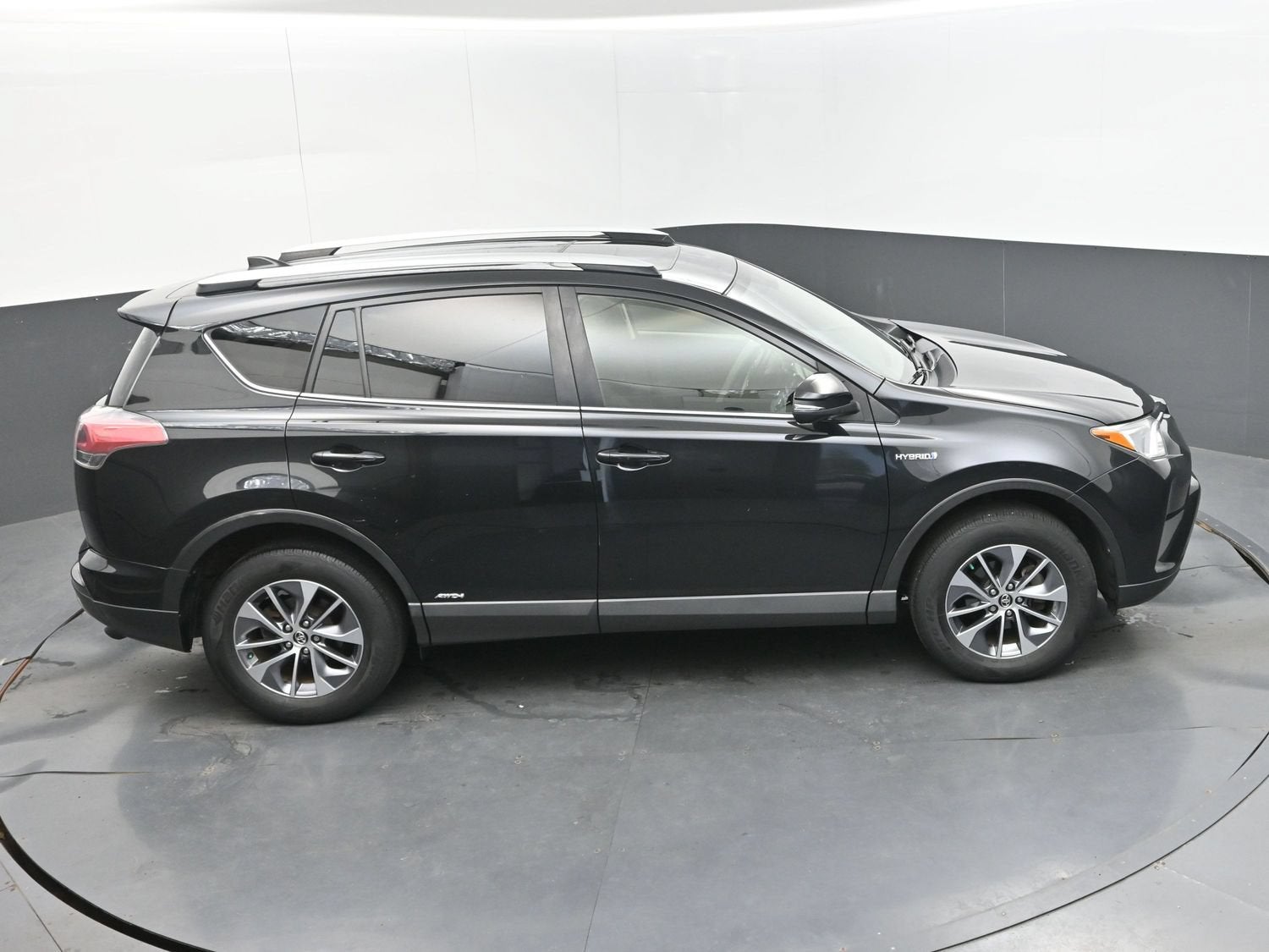 2016 Toyota RAV4 Hybrid XLE