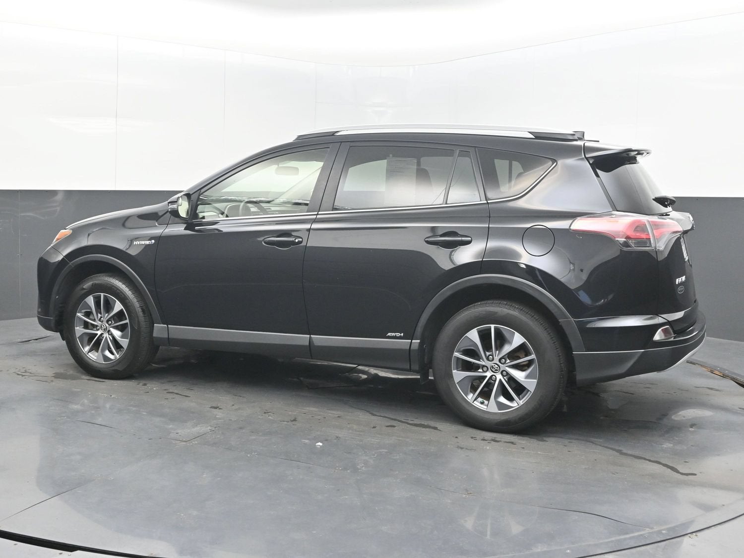2016 Toyota RAV4 Hybrid XLE