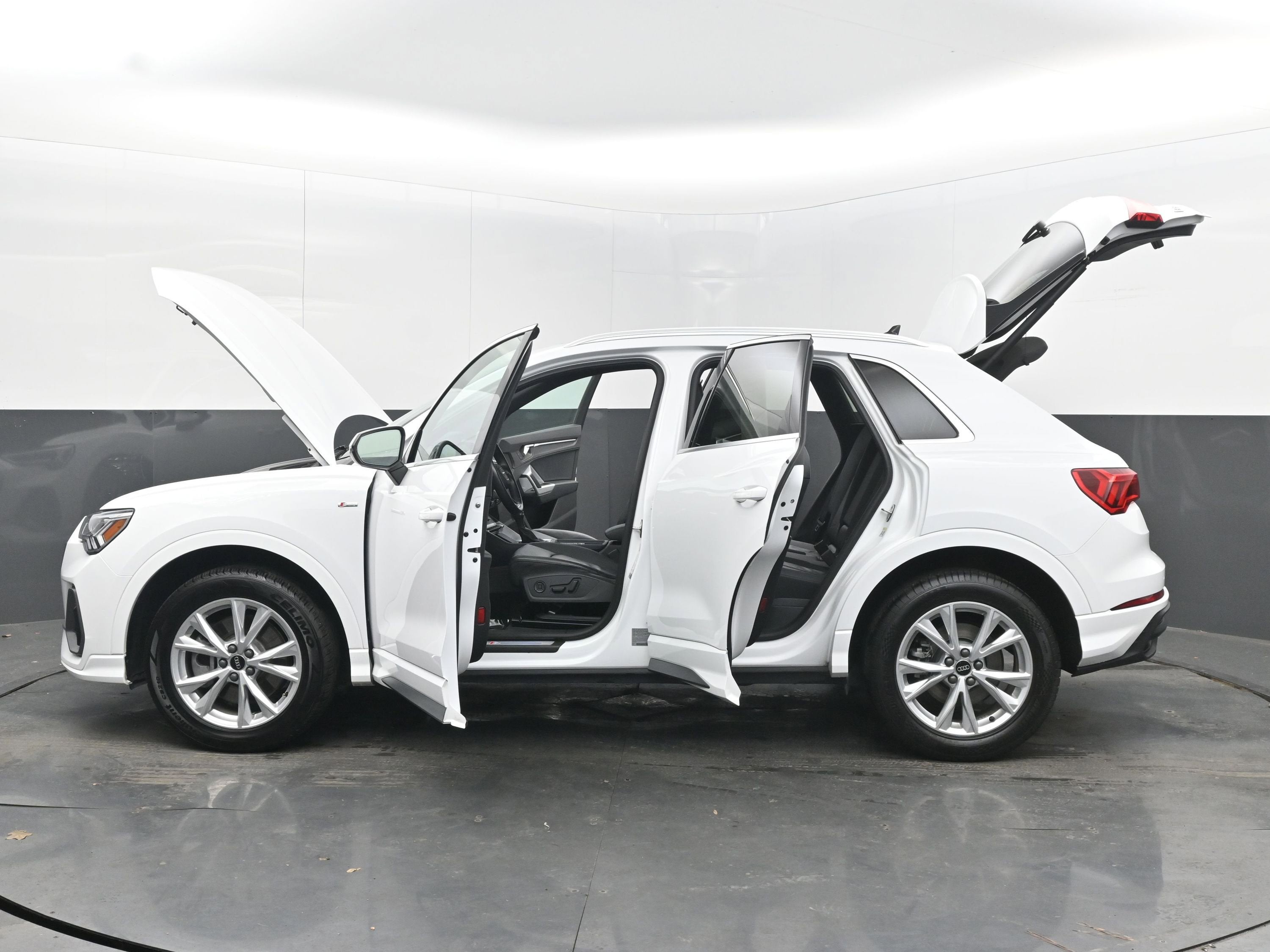 2024 Audi Q3 S line Premium