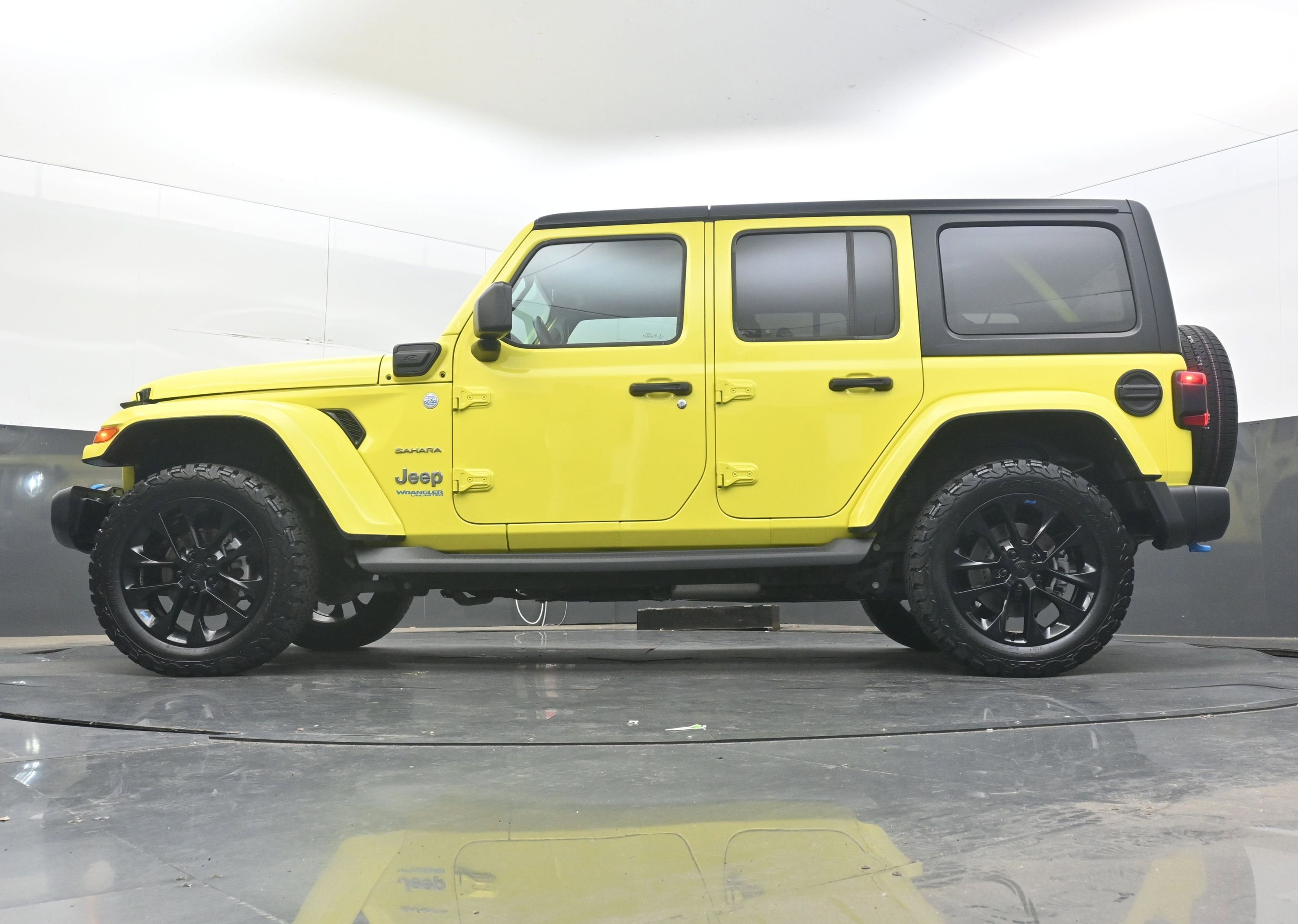 2022 Jeep Wrangler 4xe Unlimited Sahara 4x4