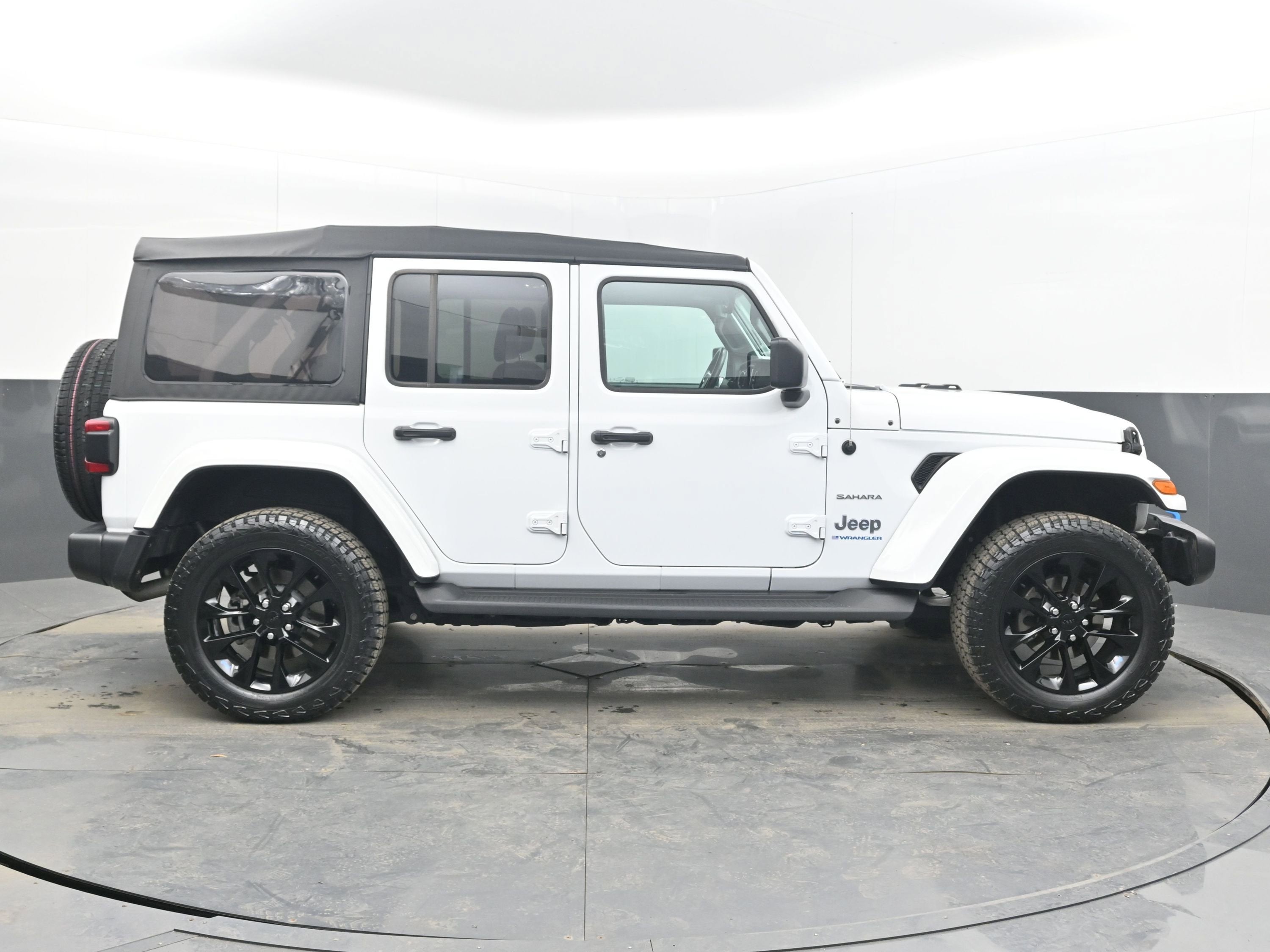 2023 Jeep Wrangler 4xe Sahara 4x4