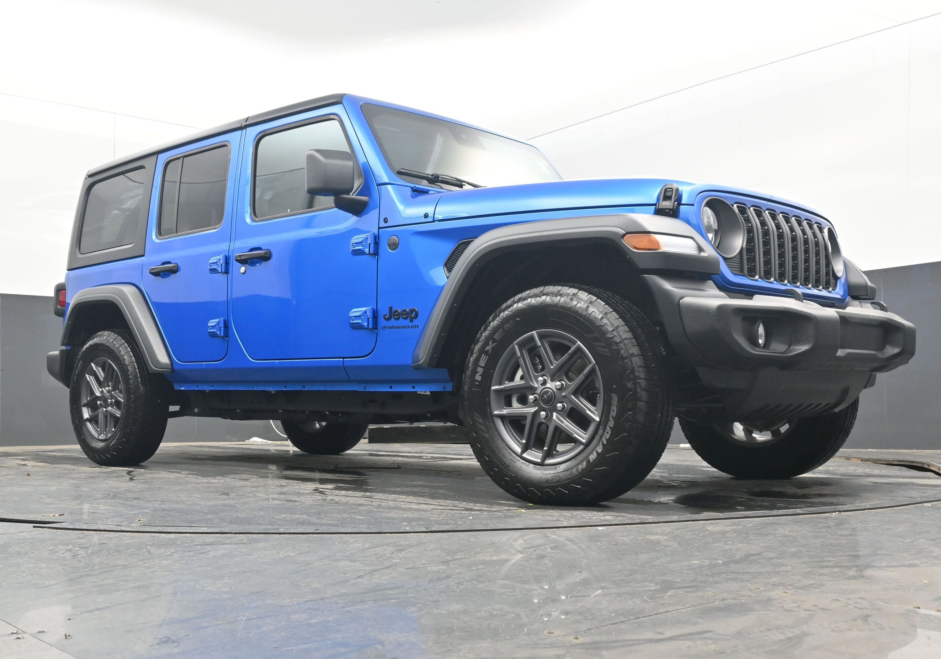 2025 Jeep Wrangler 4-Door Summit 4x4