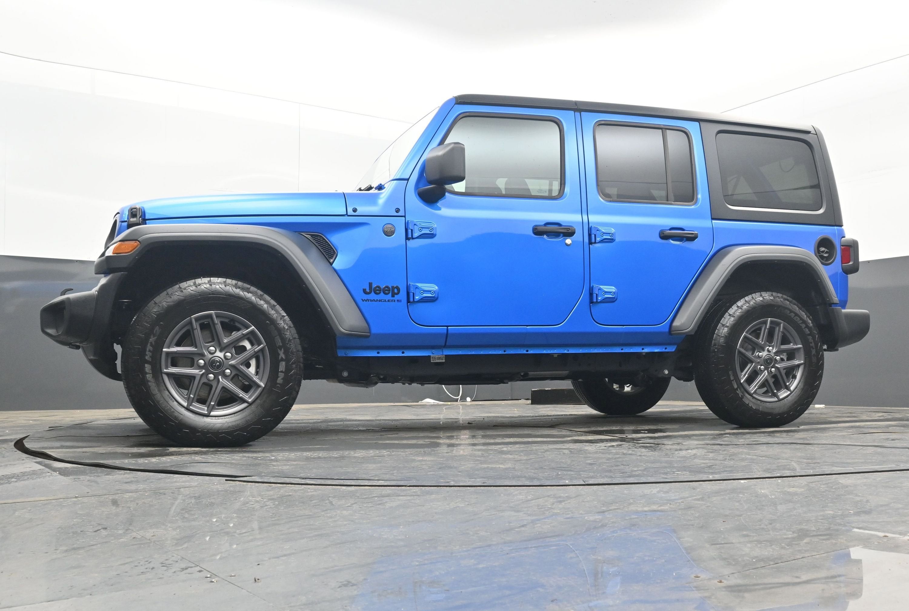 2025 Jeep Wrangler 4-Door Summit 4x4