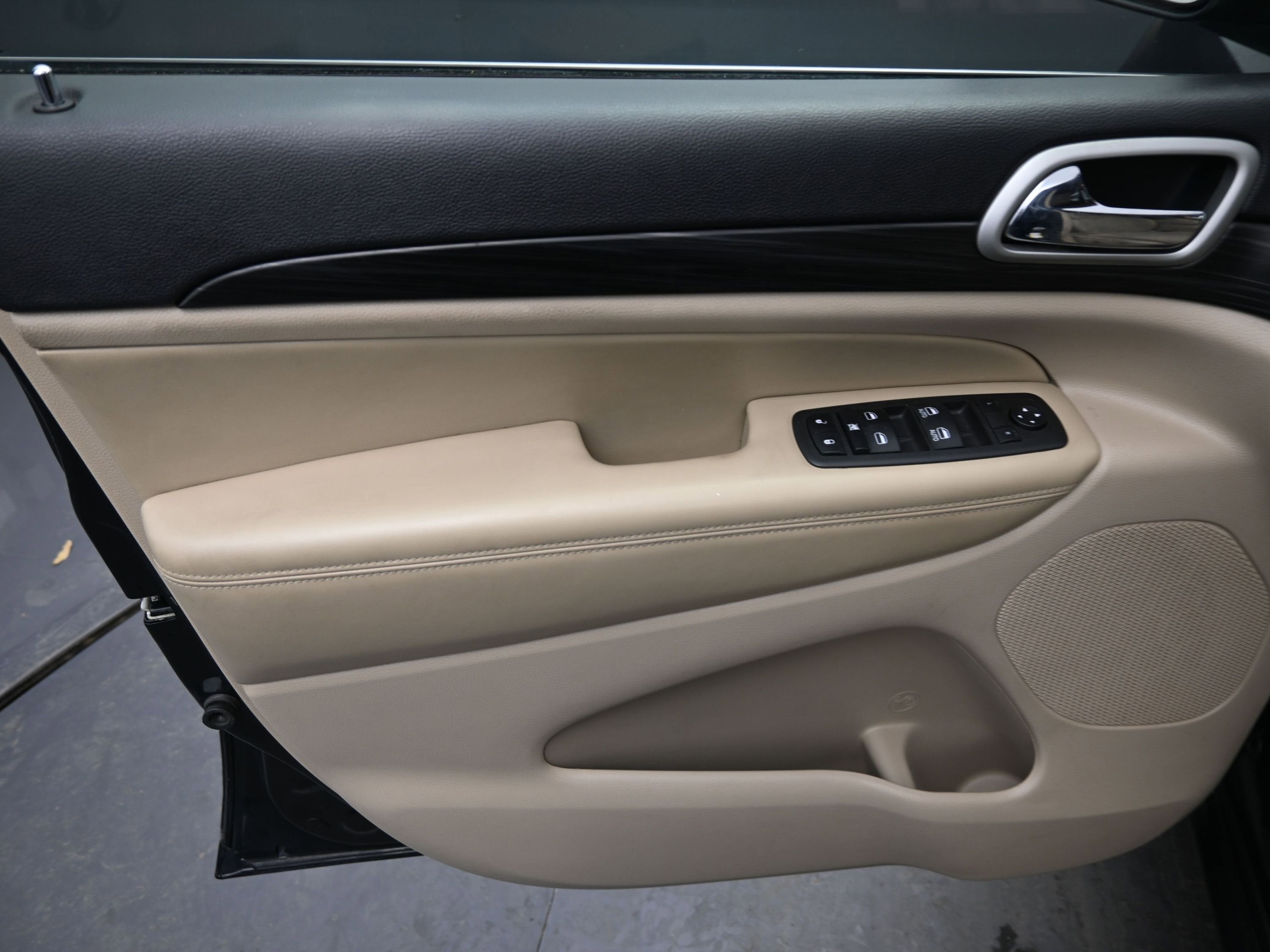 2022 Jeep Grand Cherokee WK Laredo E 4x4