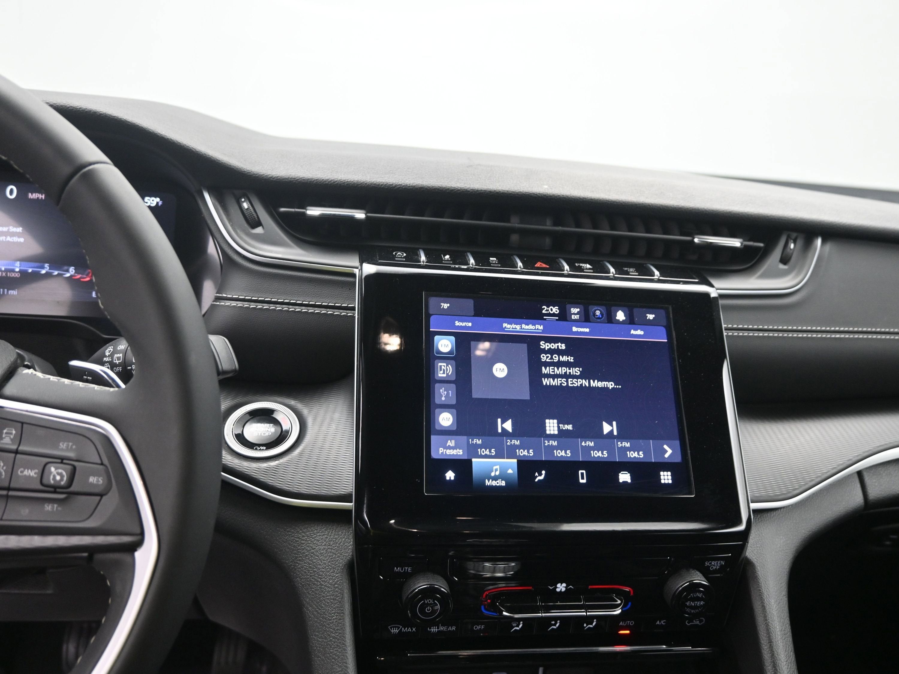 2024 Jeep Grand Cherokee Laredo 4x2