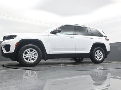 2024 Jeep Grand Cherokee Laredo 4x2