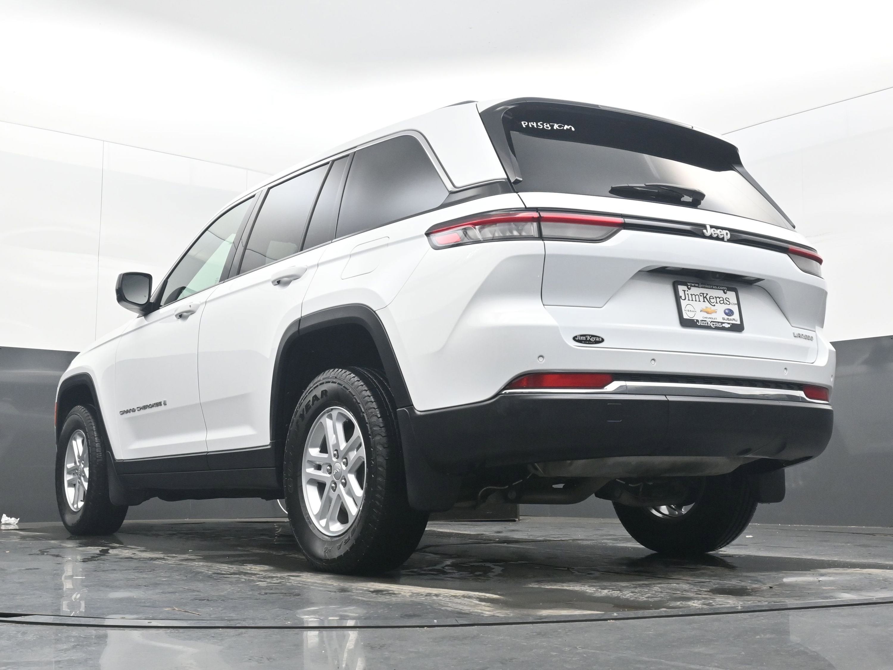 2024 Jeep Grand Cherokee Laredo 4x2