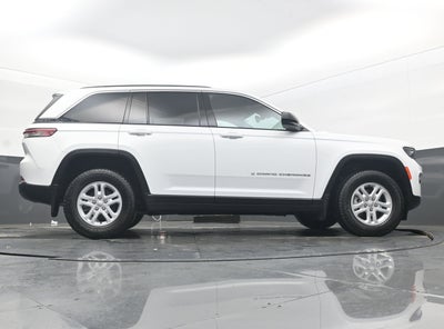 2024 Jeep Grand Cherokee Laredo 4x2