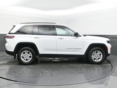 2024 Jeep Grand Cherokee Laredo 4x2