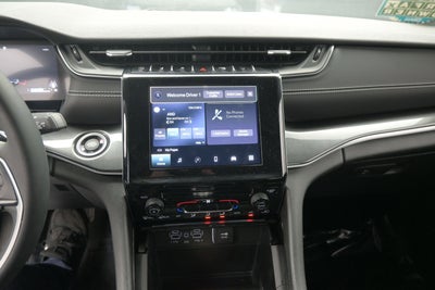 2023 Jeep Grand Cherokee Laredo 4x4
