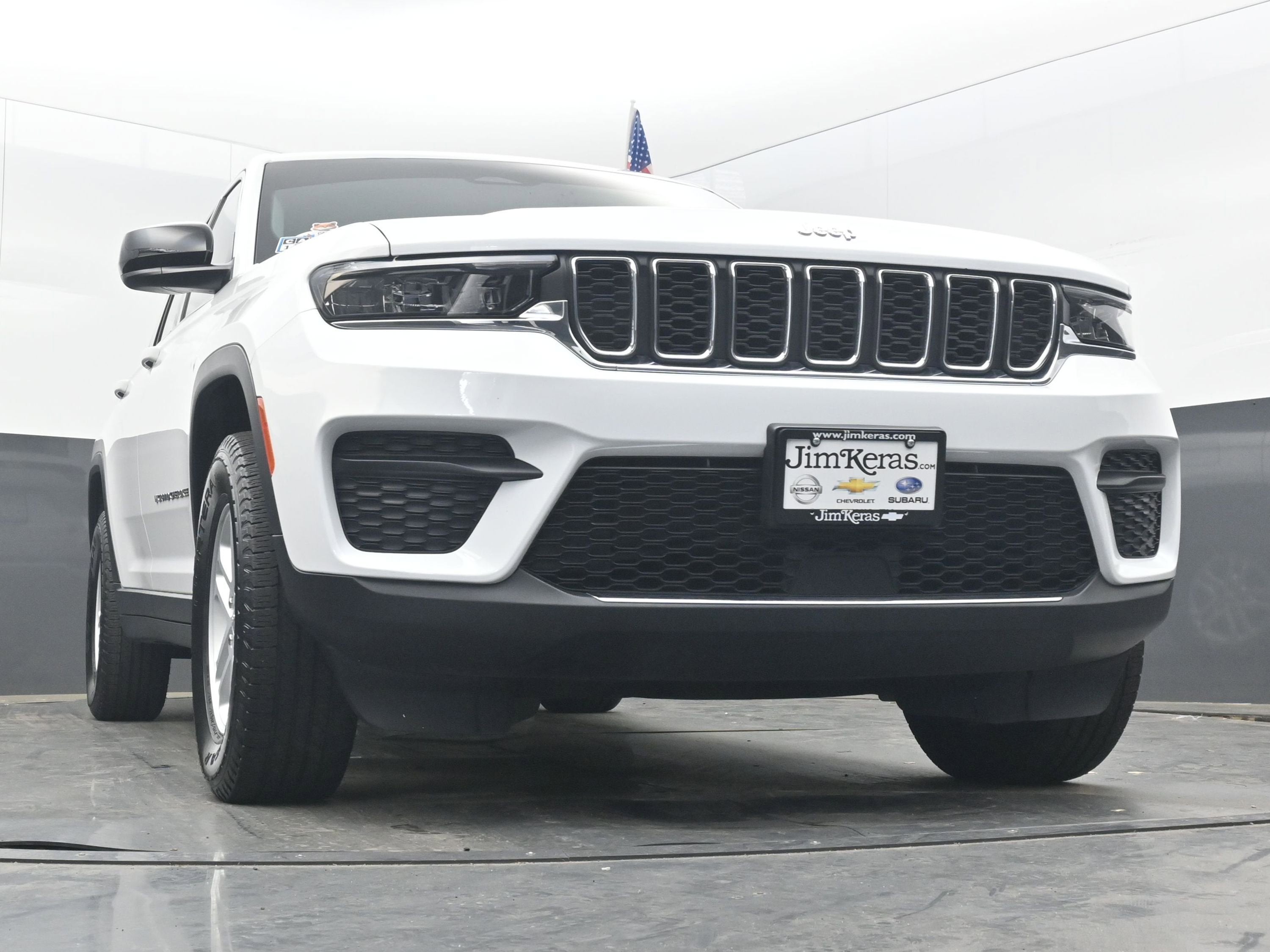 2023 Jeep Grand Cherokee Laredo 4x4