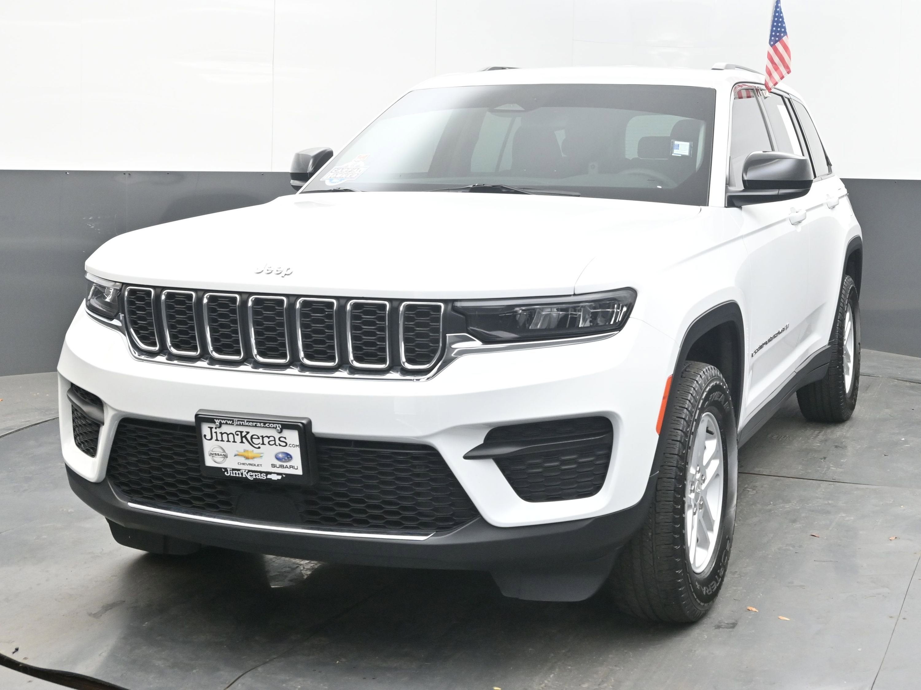 2023 Jeep Grand Cherokee Laredo 4x4